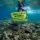 Manifestante subacqueo di Greenpeace in Giappone per la campagna dugonghi