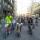 Ciclisti in strada a Milano con l'assessore Maran