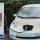 Vettura Nissan Leaf in carica presso colonnina elettrica Enel